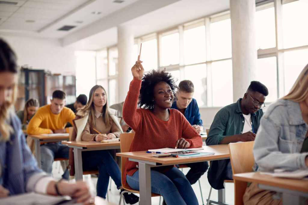 alunos em sala de aula de curso técnico 