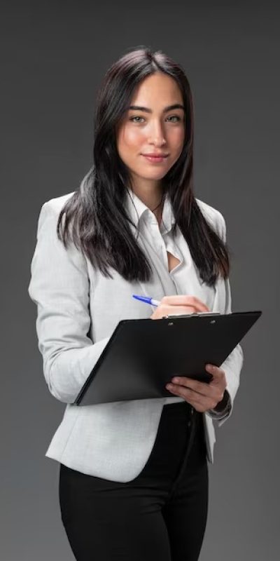 imgi_124_retrato-de-advogada-em-terno-formal-com-clipboard_23-2148915795